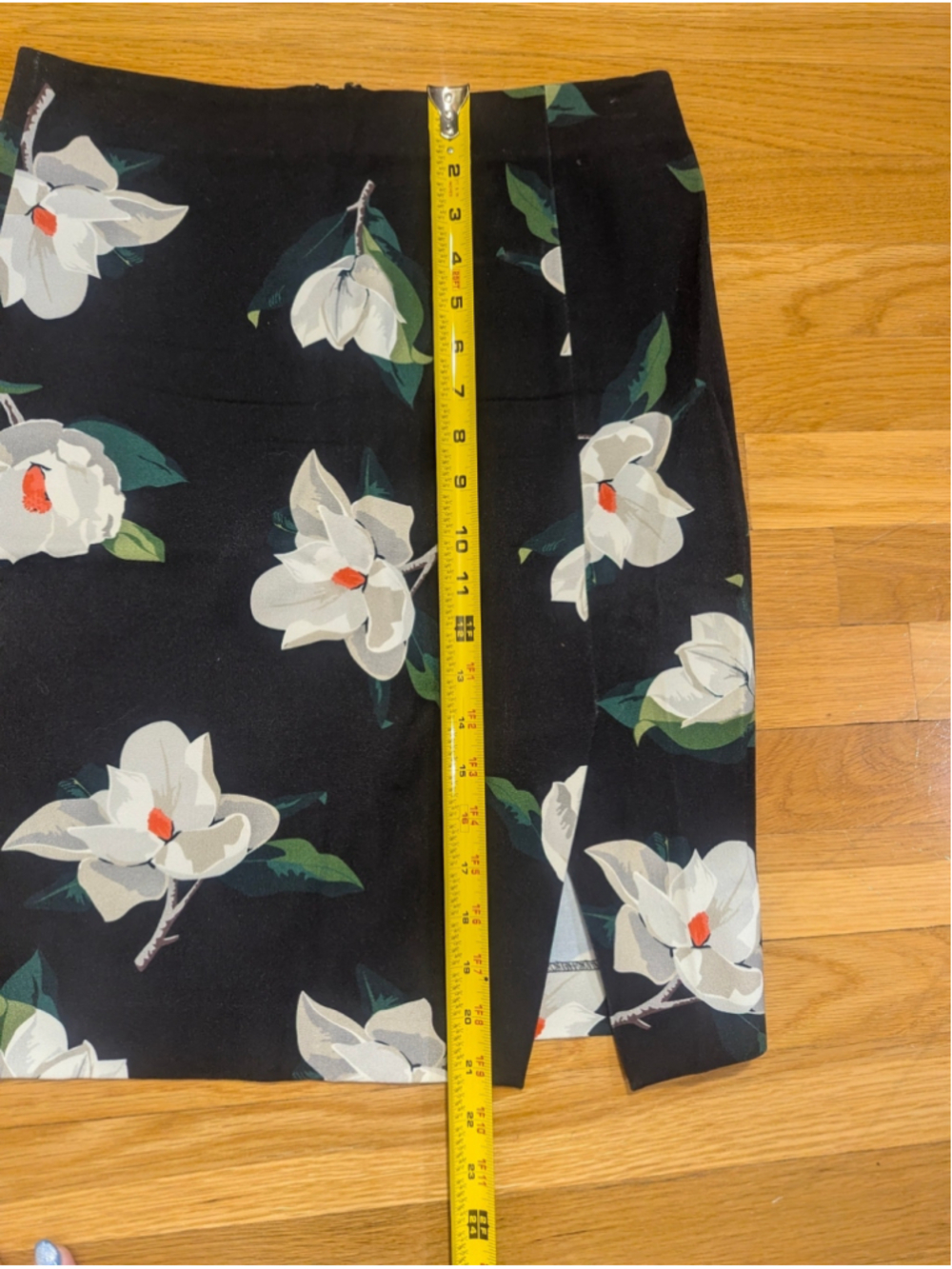 Banana Republic Black White Floral Pencil Skirt Size 2 - Picture 7 of 7